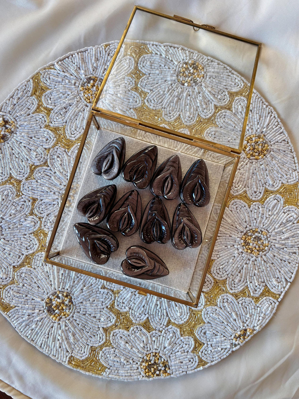 Silver Sheen Obsidian Vulva Crystal, Black Obsidian Yoni Carving — Stone Amulet for Fertility, Divine Feminine Energy